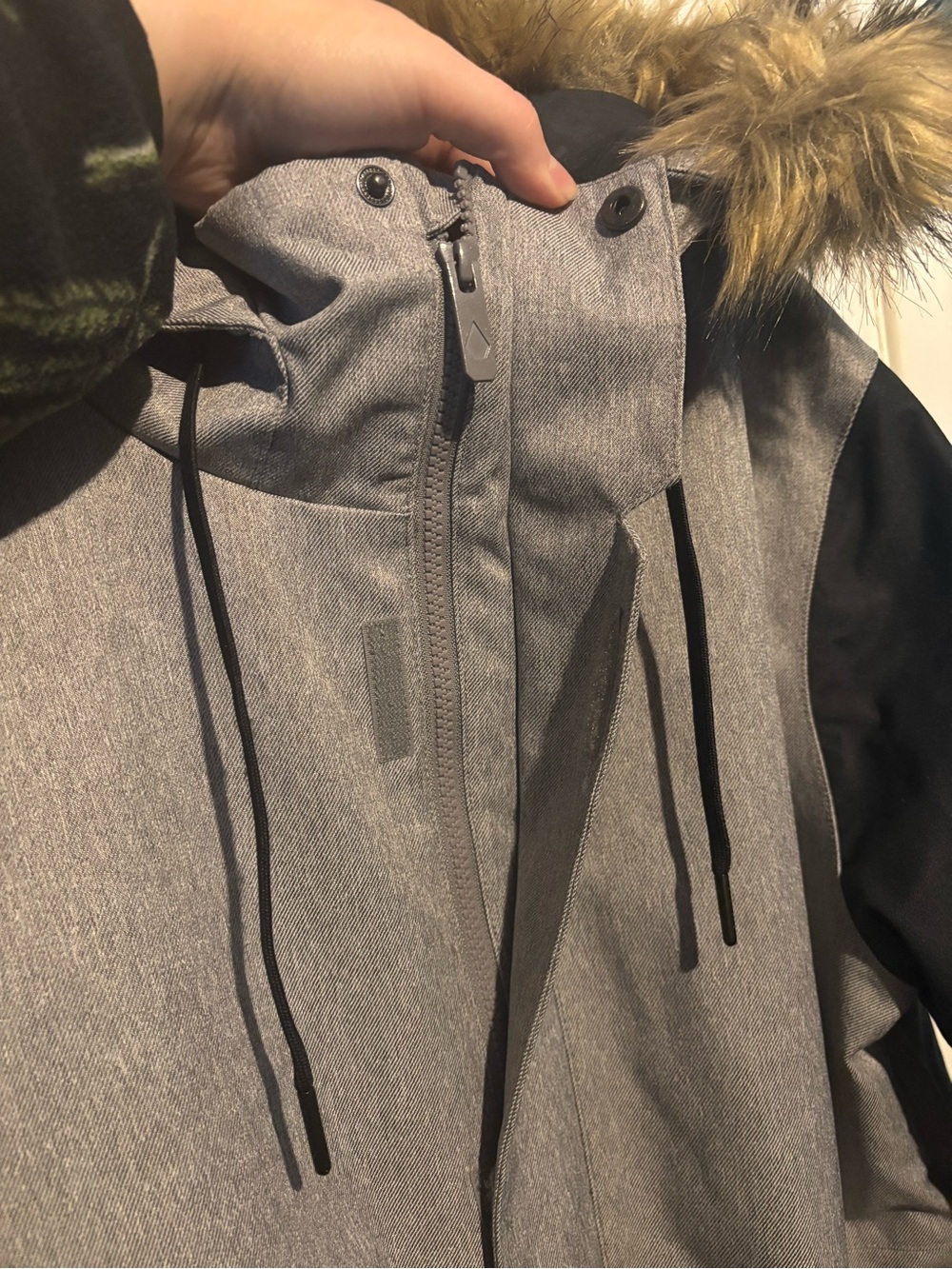 Volcom Winter Jacket - Picture 5 of 5